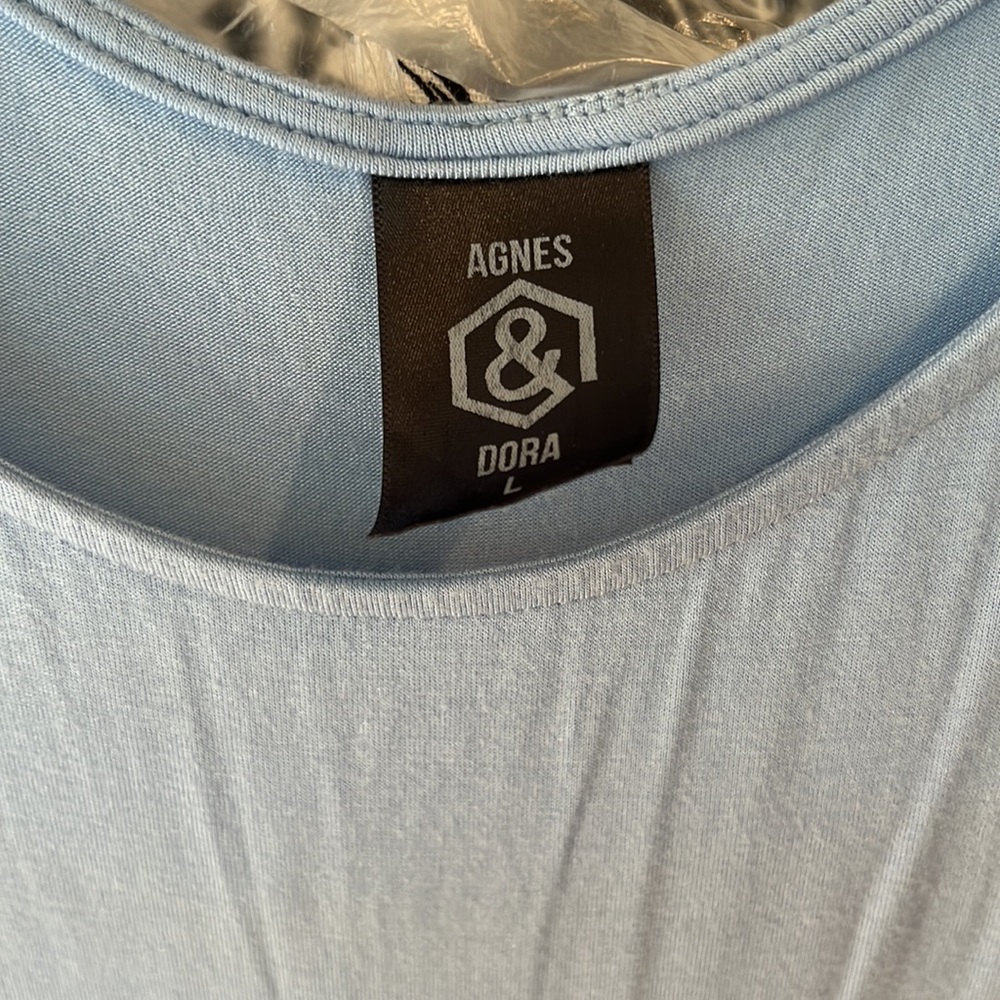 Agnes & Dora size large light blue front high low tee navy print back - Picture 4 of 16